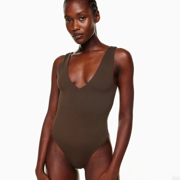 Aritzia Babaton Contour V-neck Bodysuit in Deep Brown 2XS - Picture 1 of 10